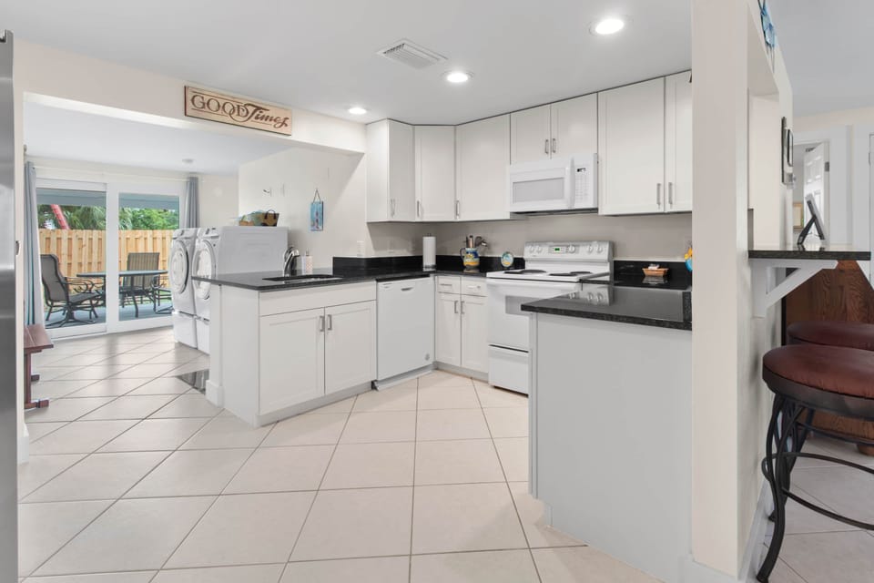 4515 100th Street W-28