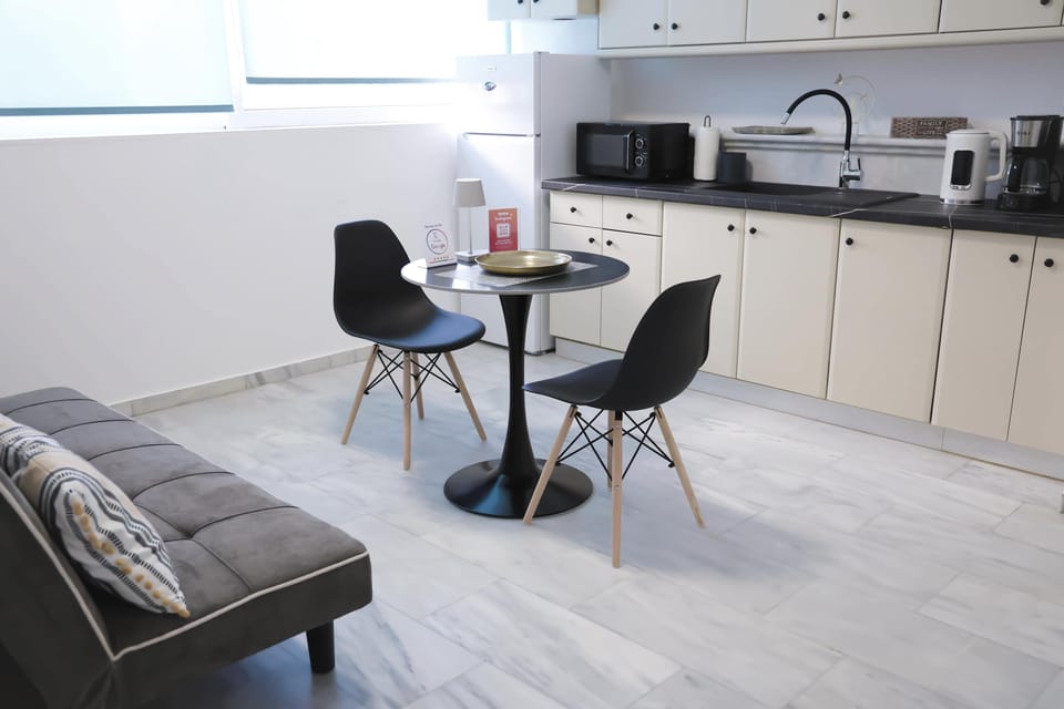 Fully equipped kitchen space 
