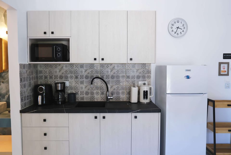 Fully Equipped Kitchen with Dining Area
