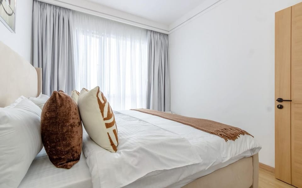 In-room safe, desk, laptop workspace, iron/ironing board