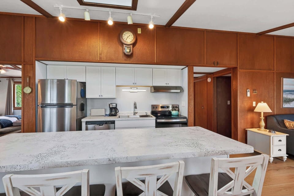 Large open living space. Huge kitchen Island
