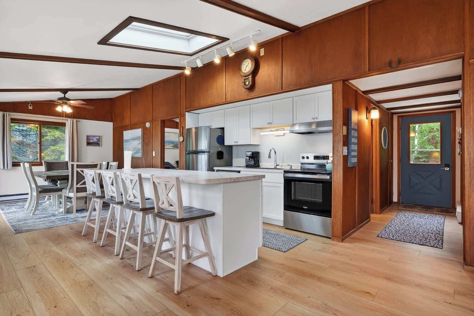 Large open living space. Huge kitchen Island