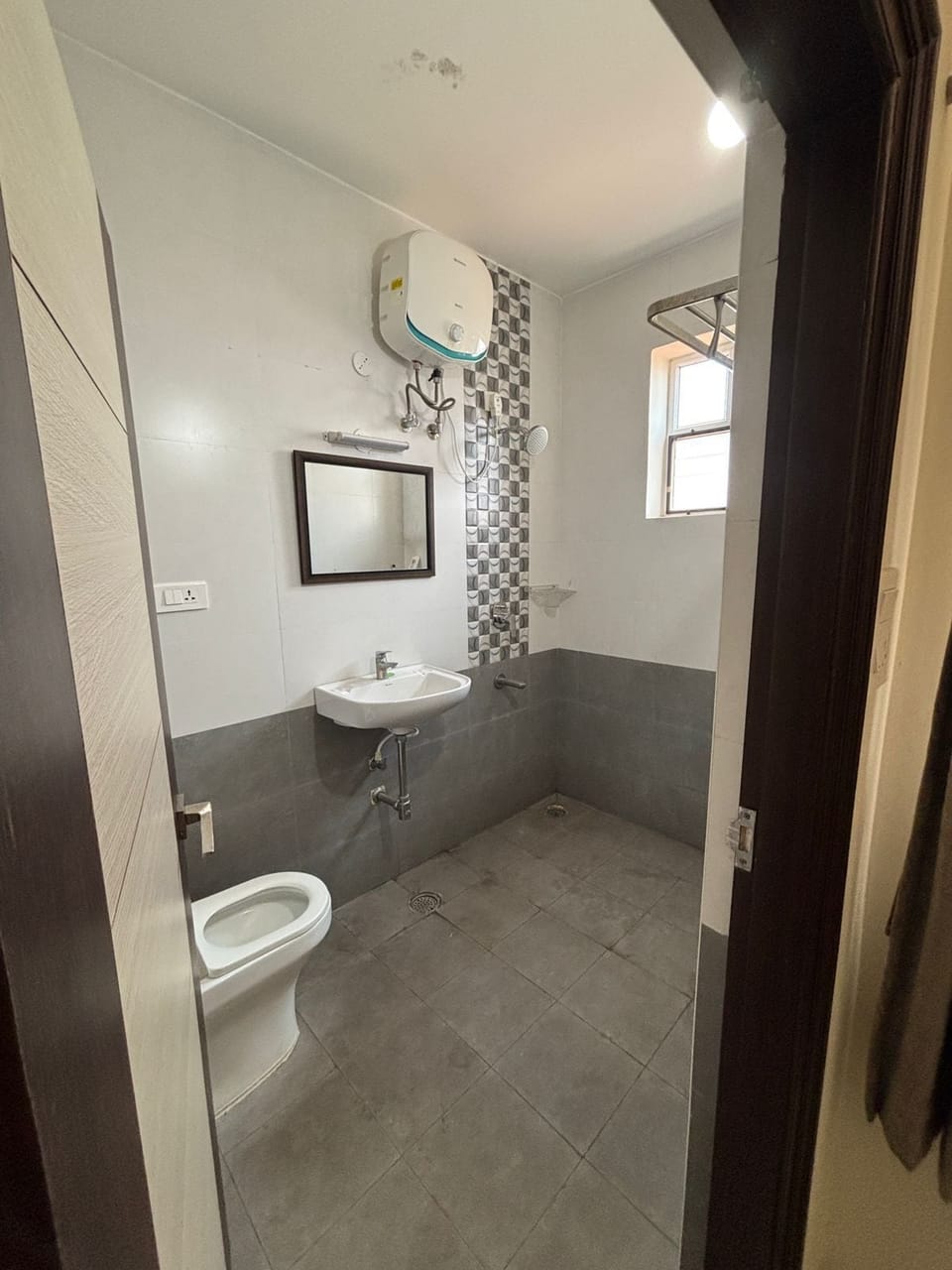 Shower, free toiletries, towels, soap