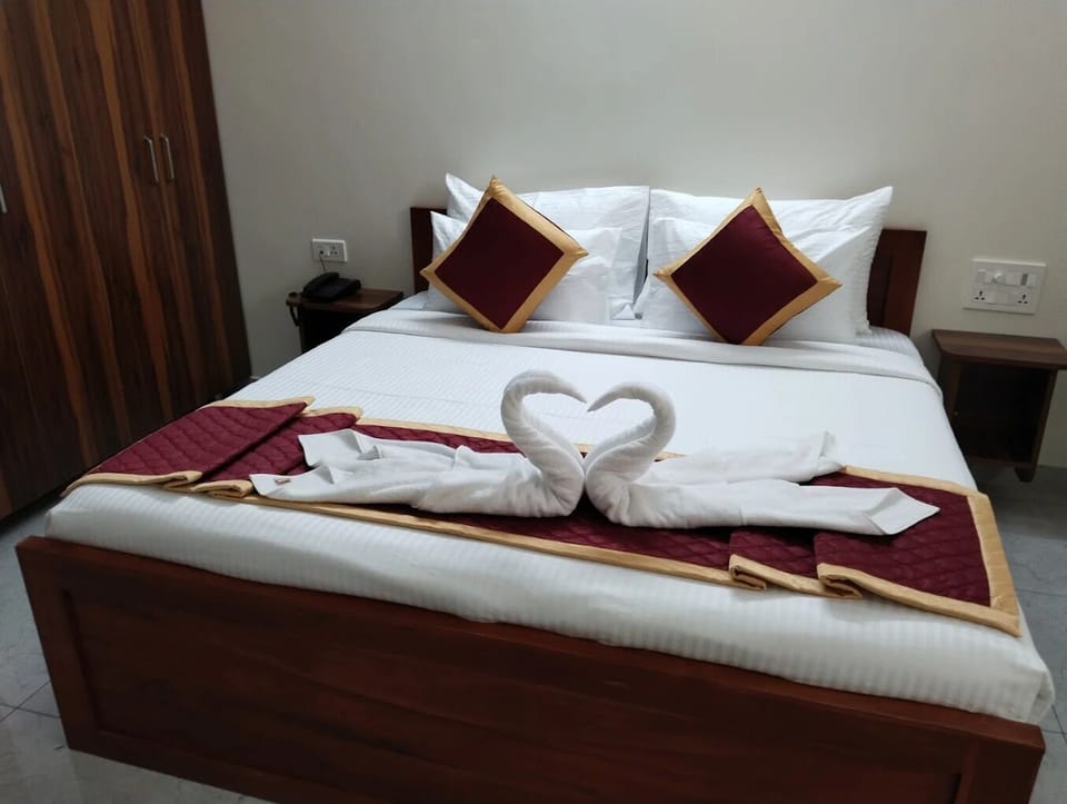 Executive Single Room, Balcony, Mountain View | Iron/ironing board (on request), WiFi (free), bed sheets