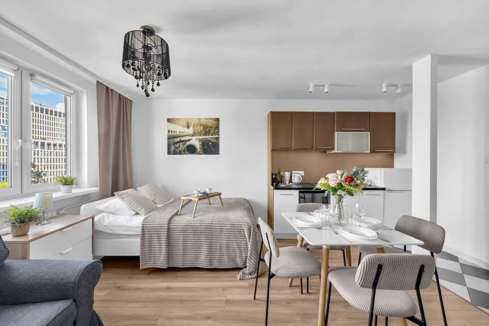 4 people studio in Warsaw | Book Now with RENTUJEMY