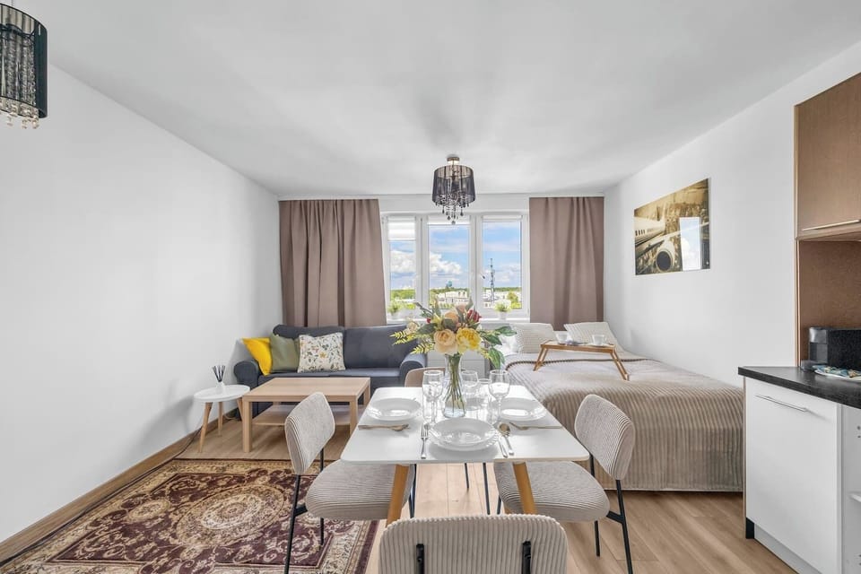 4 people studio in Warsaw | Book Now with RENTUJEMY
