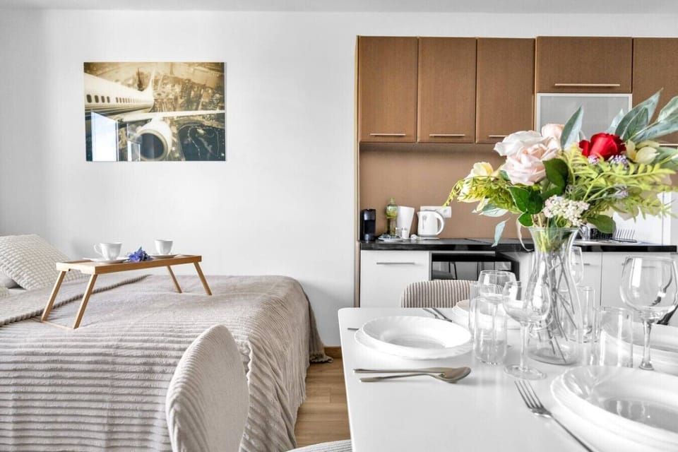 4 people studio in Warsaw | Book Now with RENTUJEMY