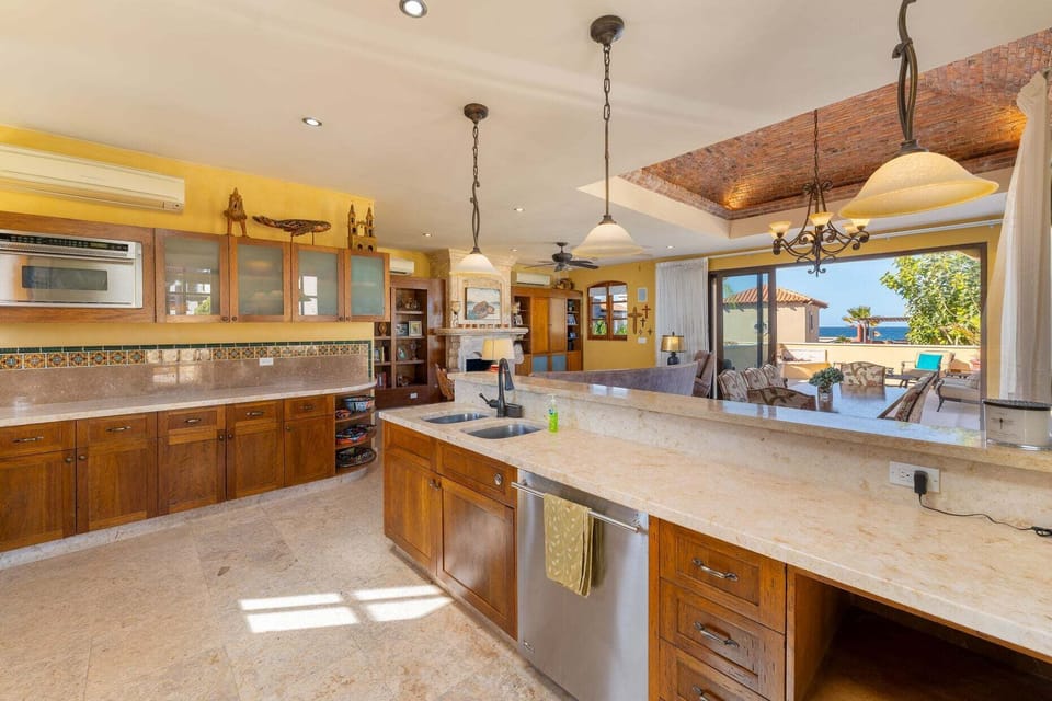 House, Multiple Beds, Patio, Ocean View (Casa Tortuga) | Private kitchen
