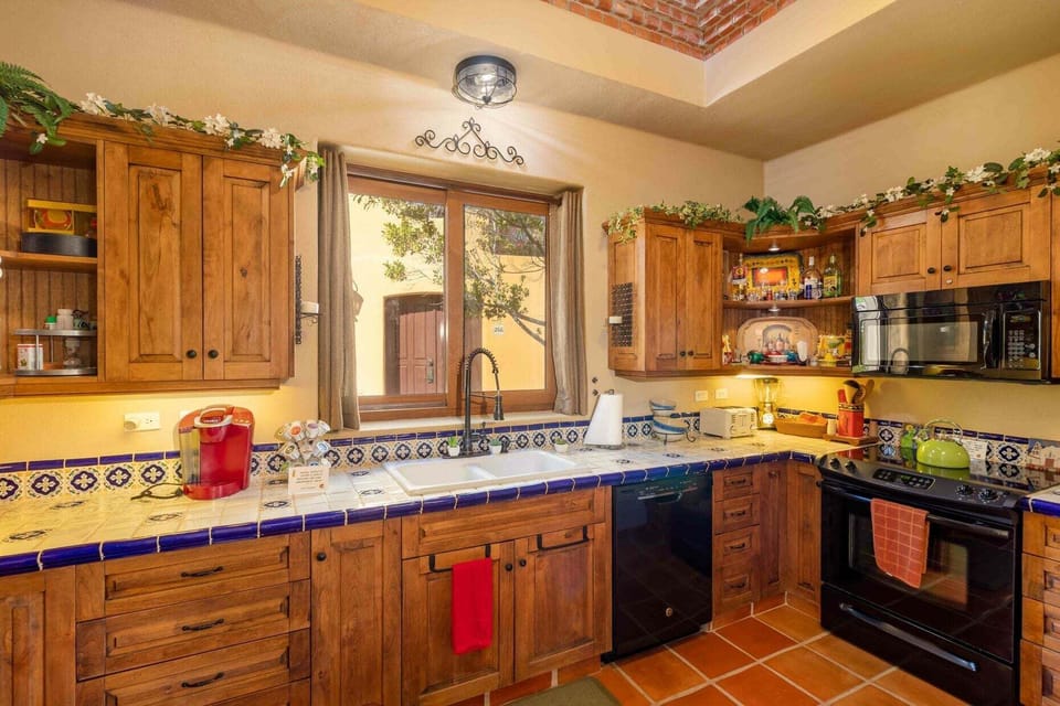 House, Multiple Beds, Patio, Mountain View (Casa Bahama) | Private kitchen