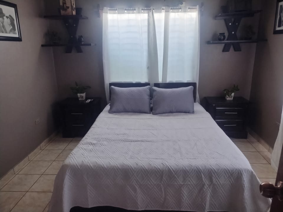 Double Room | Desk, iron/ironing board (on request), WiFi (free)
