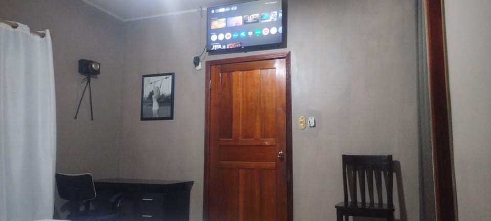 Double Room | Desk, iron/ironing board (on request), WiFi (free)