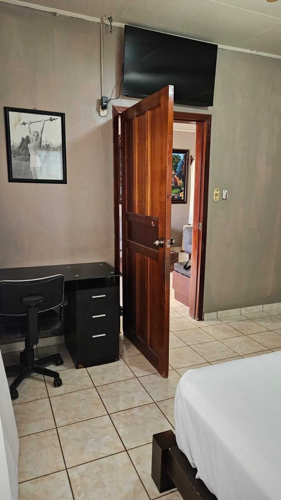 Double Room | Desk, iron/ironing board (on request), WiFi (free)