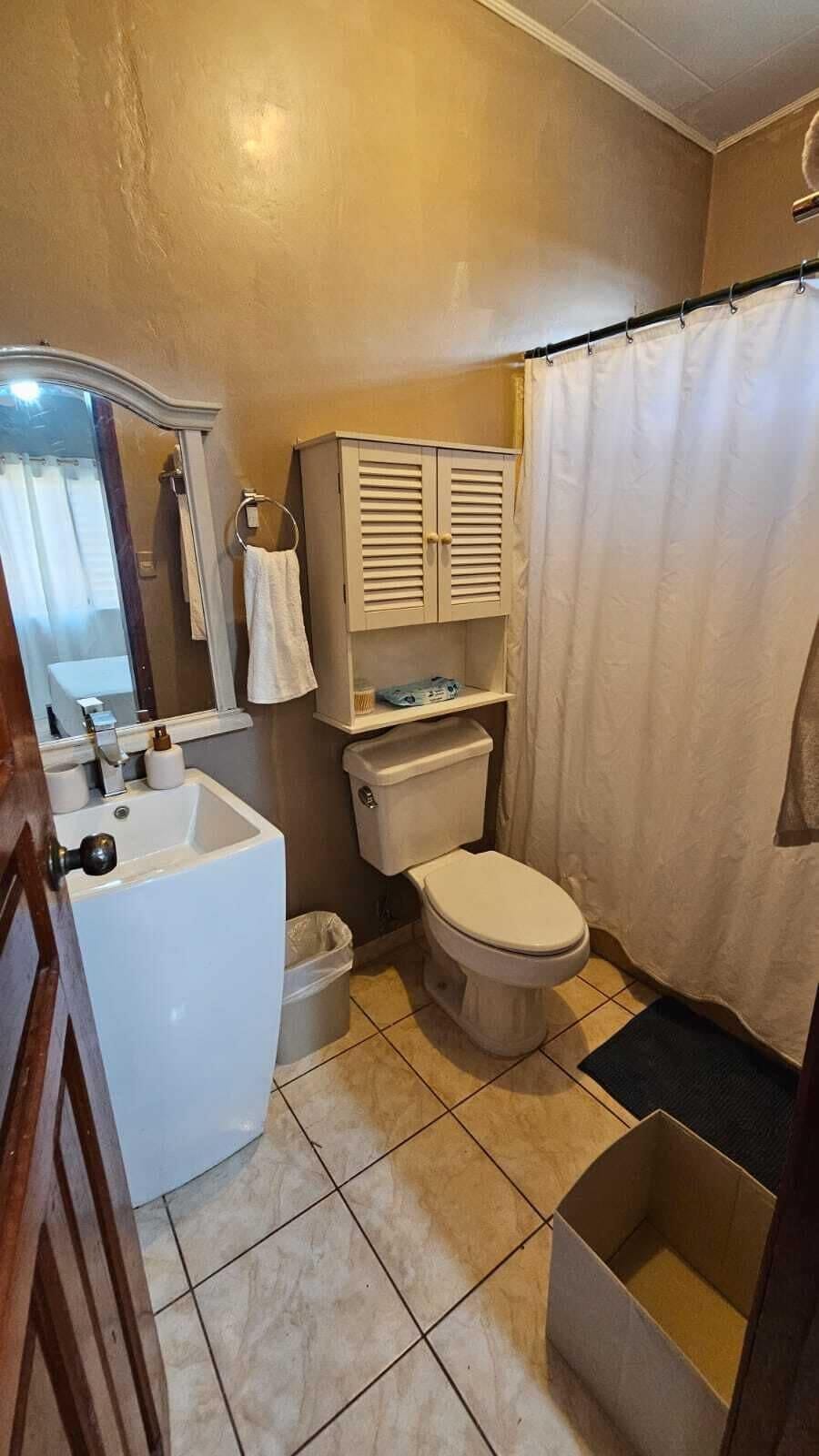 Double Room | Bathroom | Shower, towels, soap, shampoo