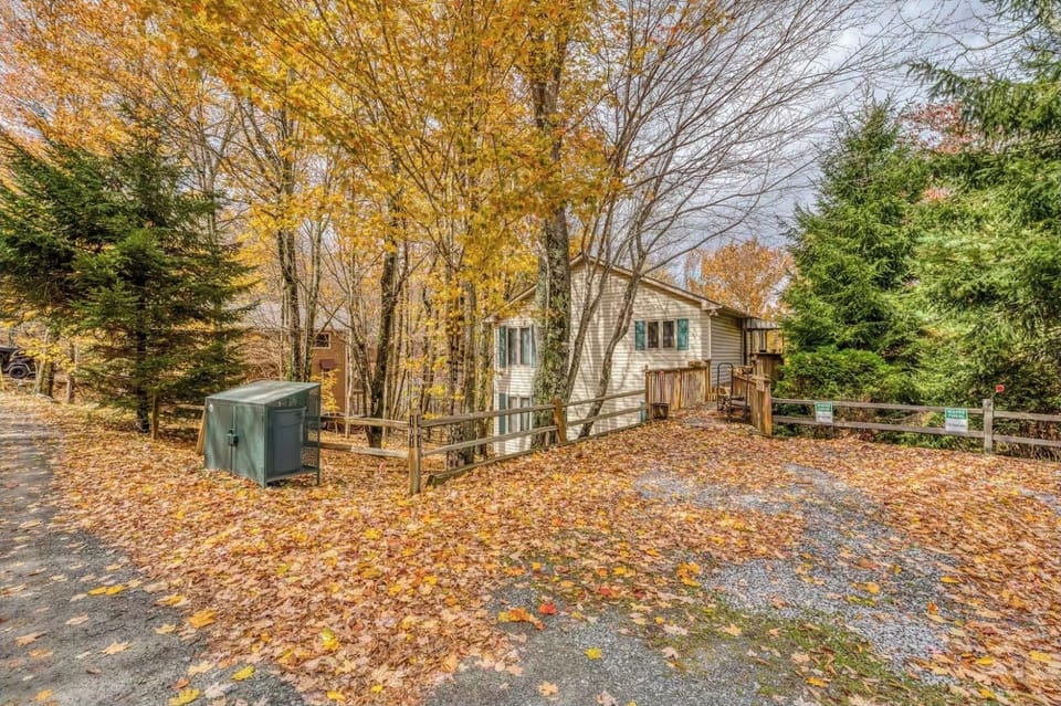 enjoy the fall colors.  Easy year-round access with level entry.