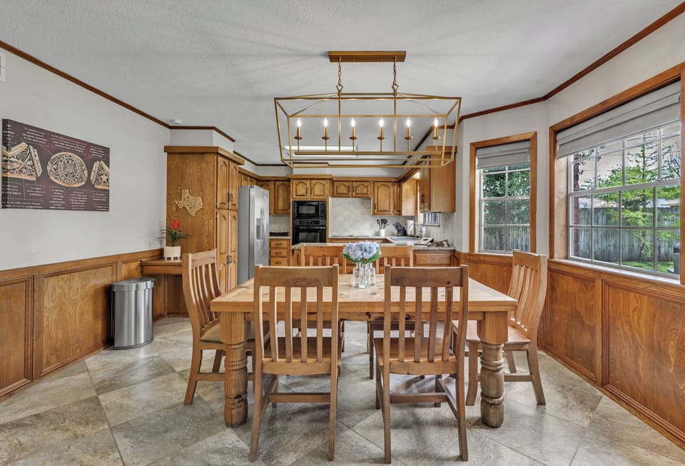 Both an eat-in kitchen and a formal dining area.  Kitchen is fully stocked for family get togethers.