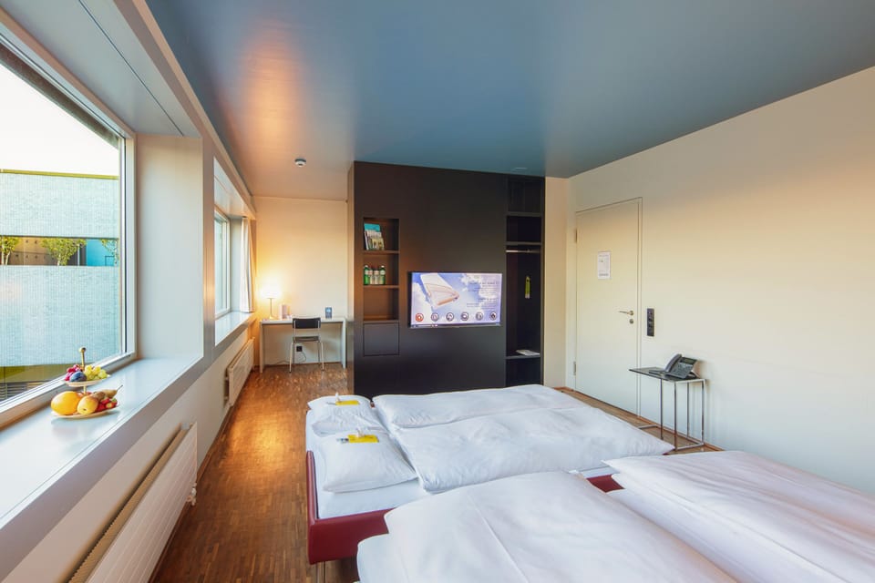 Down comforters, in-room safe, desk, laptop workspace