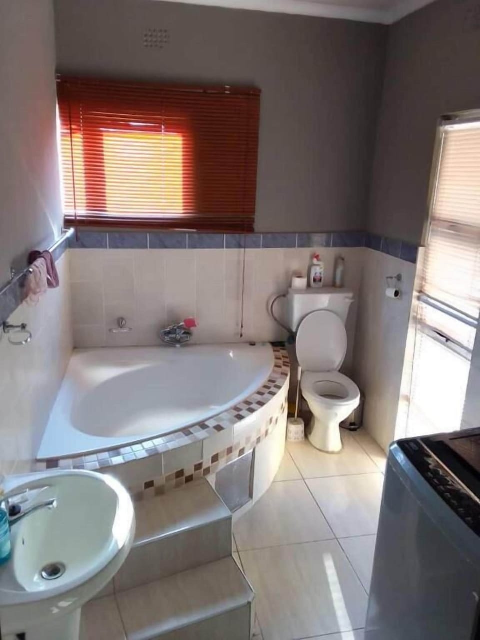 Deluxe Room | Bathroom | Toilet paper