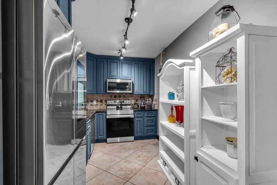 9-web-or-mls-3801SOceanDr#1-8
