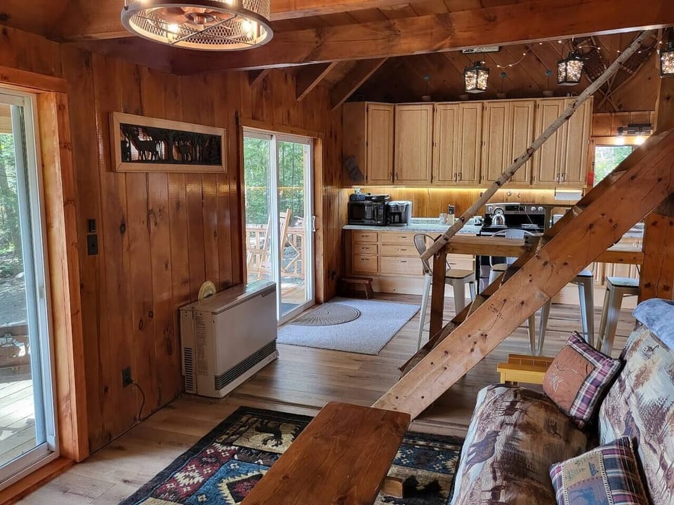 Propane heater really warms the cabin up in no time! Great to have this after a day on the slopes!