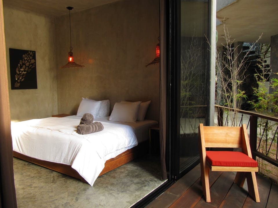 Deluxe Double Room 03, Balcony, Garden View | In-room safe, WiFi (free), bed sheets