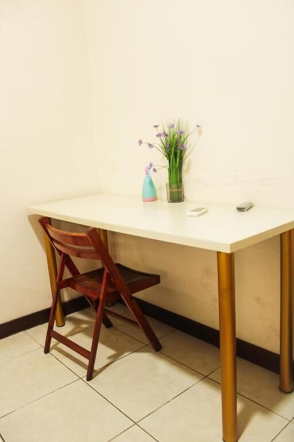 Double Room, Shared Bathroom | Interior