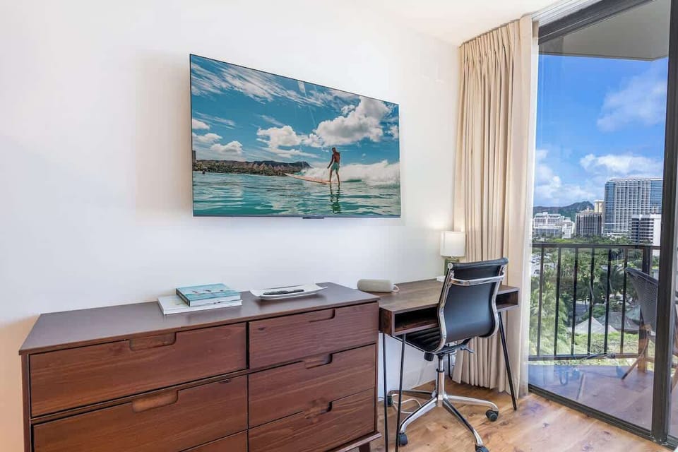 Lots of storage space and a workstation with comfy chair, if you want to try and get some done while visiting our gem in the Pacific. 