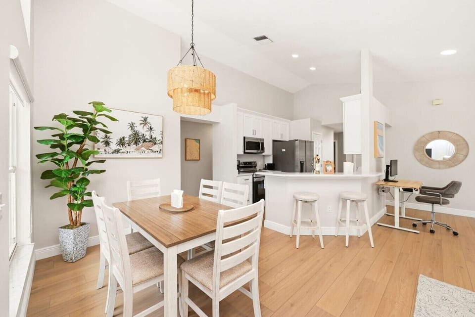Open Layout Designed for Gathering & Relaxing