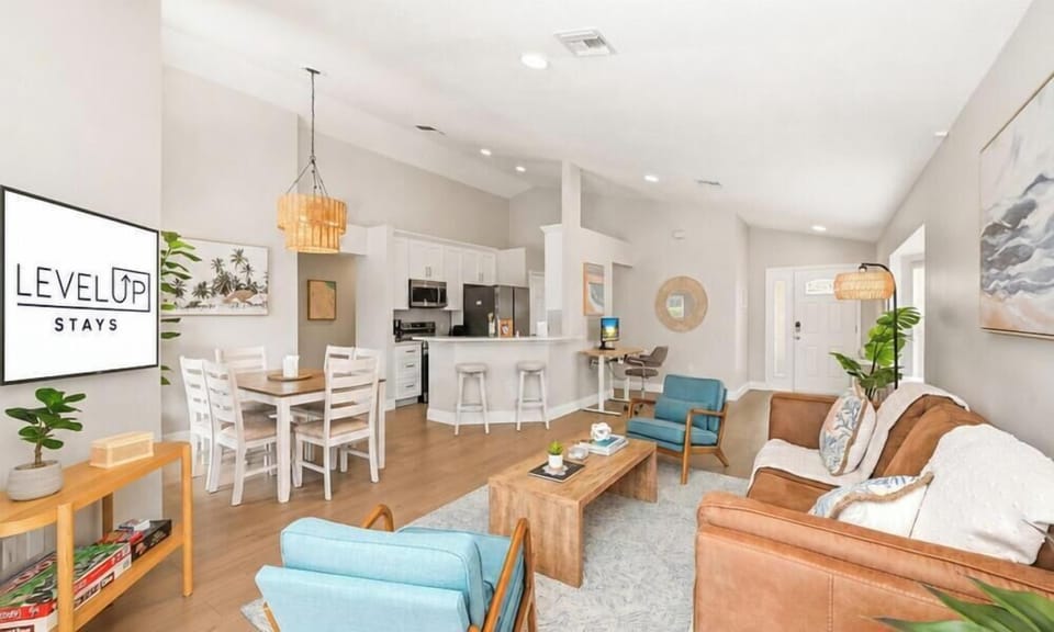 Spacious Open-Concept Living & Dining Area