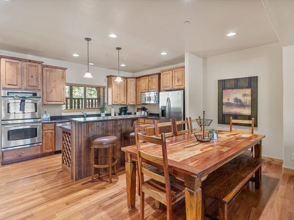 Kitchen / Dining Table for 6