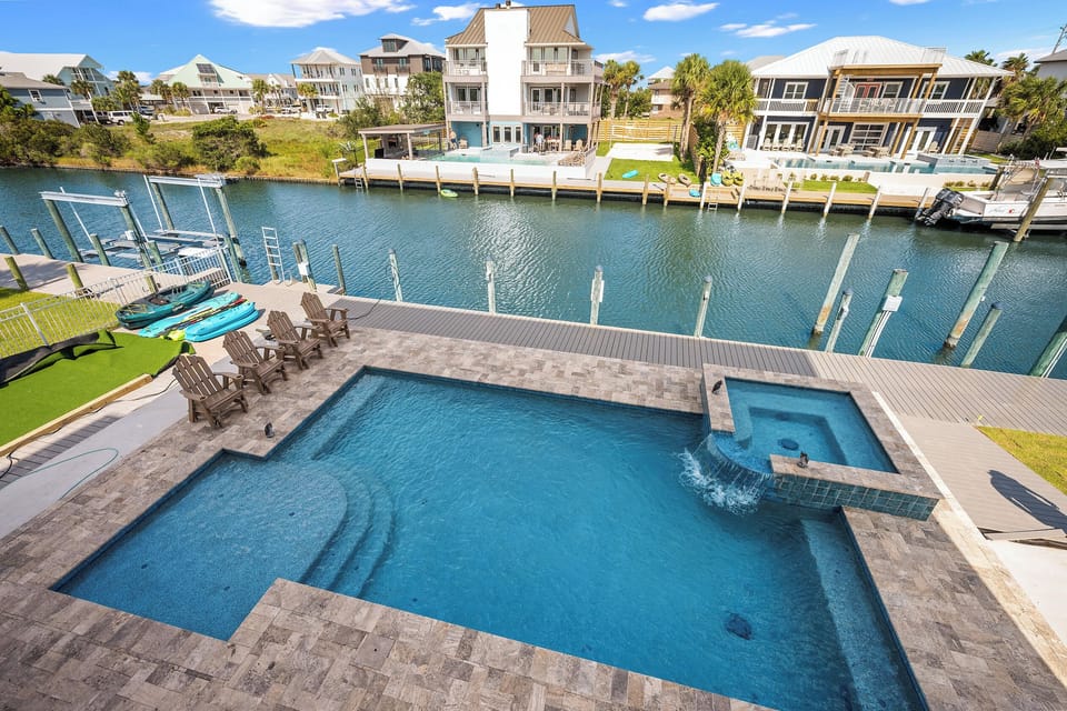 HEATED & CHILLED Pool with SPA & Splash Pad