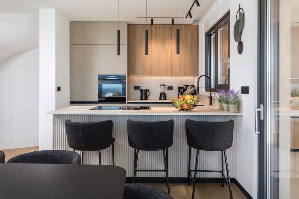 Kitchen and dining area
