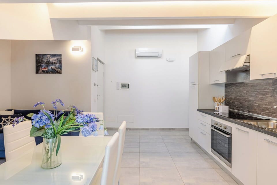 Dining Room, Kitchen