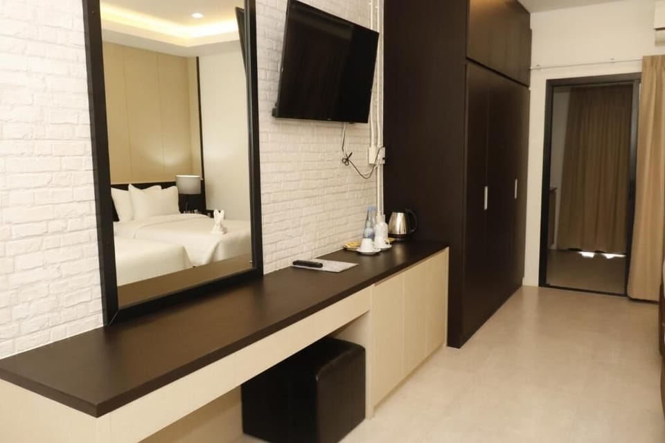 In-room safe, blackout drapes, soundproofing, free WiFi