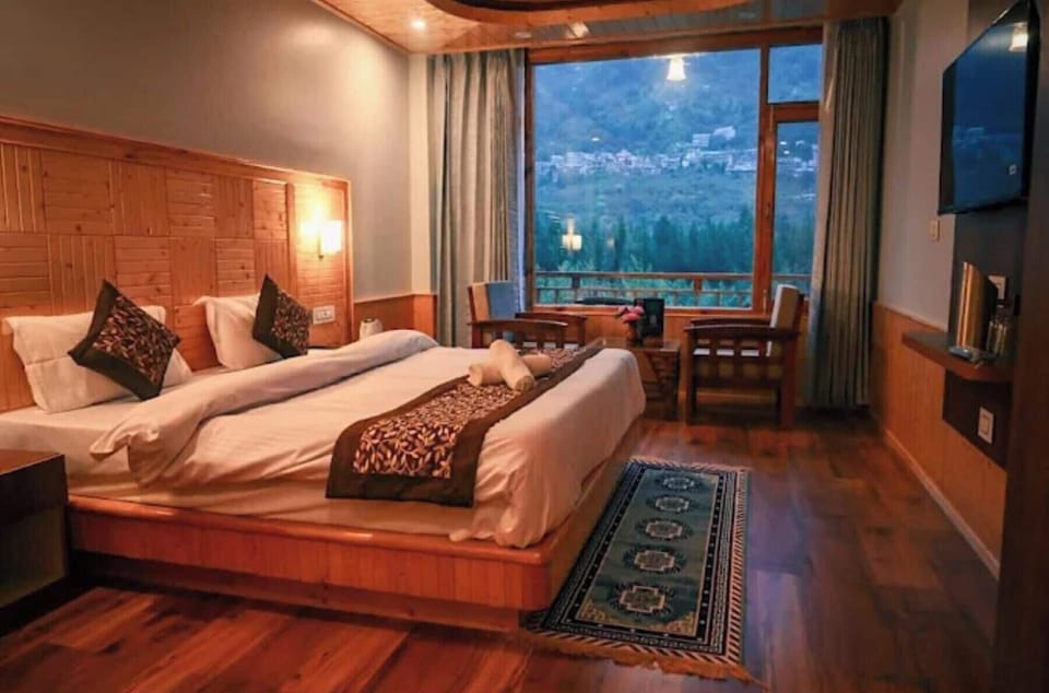 Deluxe Room, Balcony | Desk, WiFi (free)