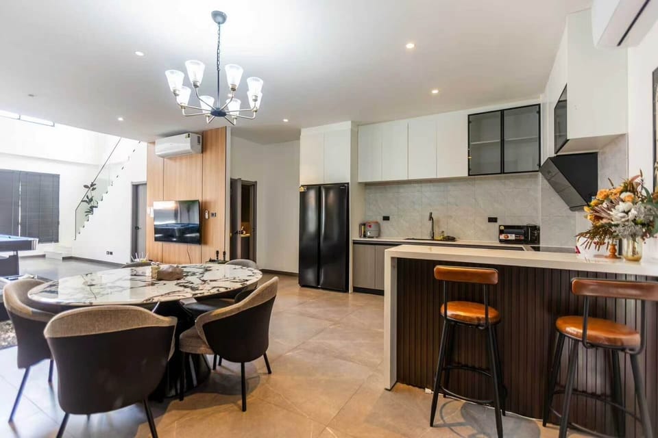 Family Villa, 5 Bedrooms, Non Smoking, Pool Access | Private kitchen