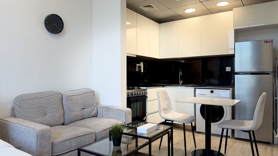 Standard Studio | Desk, blackout drapes, soundproofing, free WiFi
