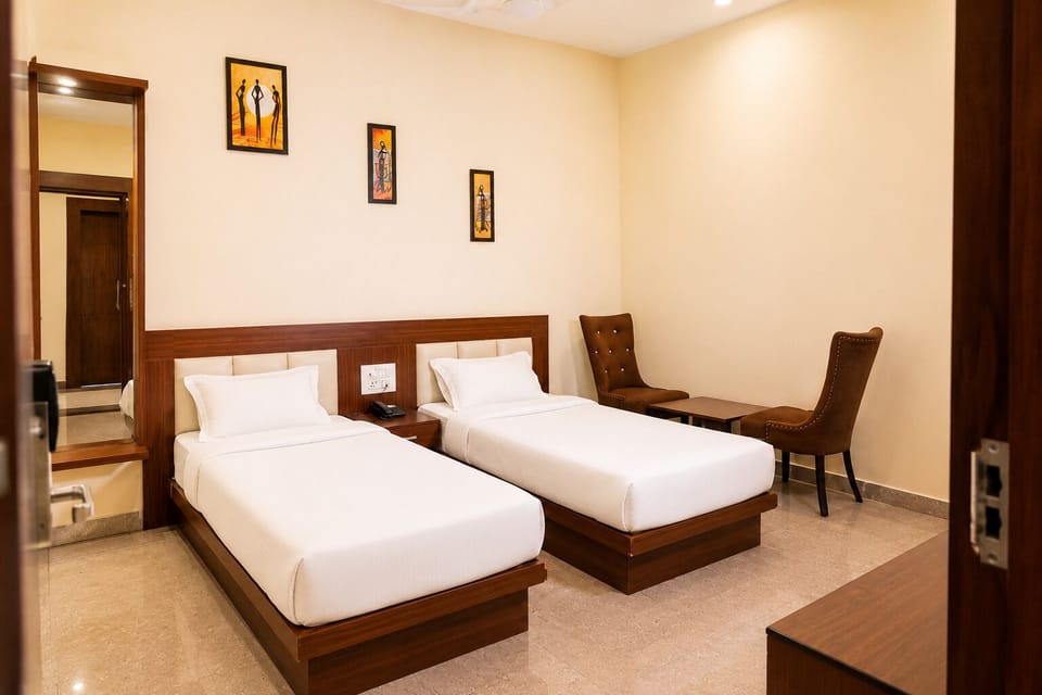 Deluxe Room with Twin Bed | Free WiFi