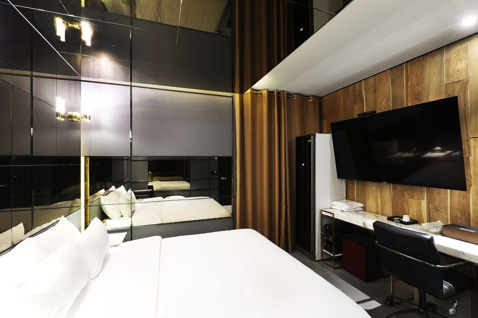 Deluxe Double Room | Free WiFi