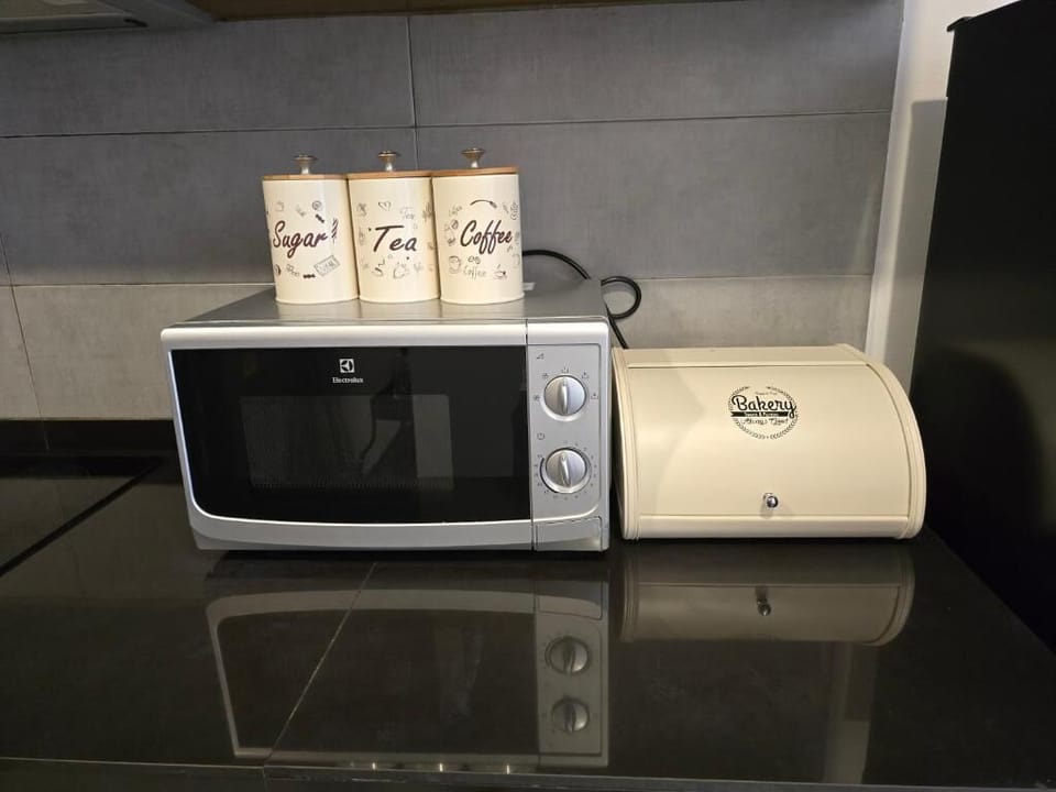 Apartment, Balcony, Resort View | Microwave