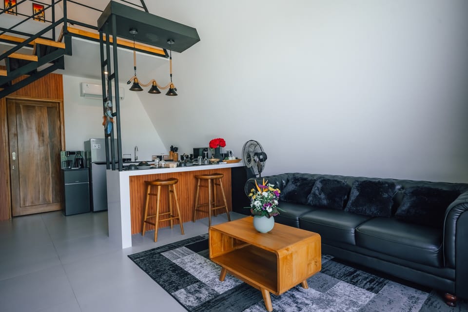 Luxury Villa, 1 Bedroom, Balcony, Pool View | Living area
