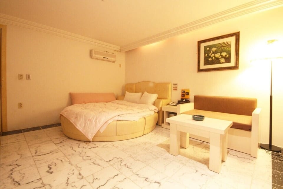 Deluxe Double Room | Free WiFi