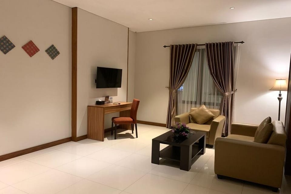 43-inch Smart TV with satellite channels