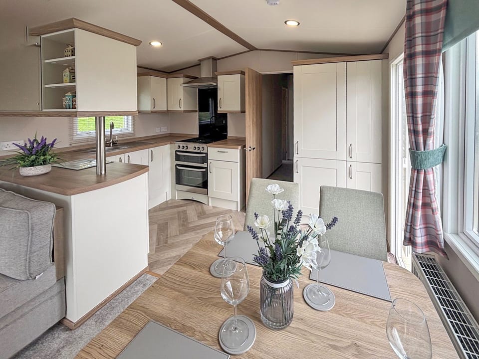 Open plan living space | Oak Village 17 - The Grange Leisure Park, Mablethorpe