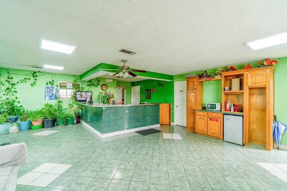 Entrance / Reception
