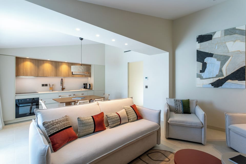 Classic Suite, Garden View | Iron/ironing board, WiFi (free)