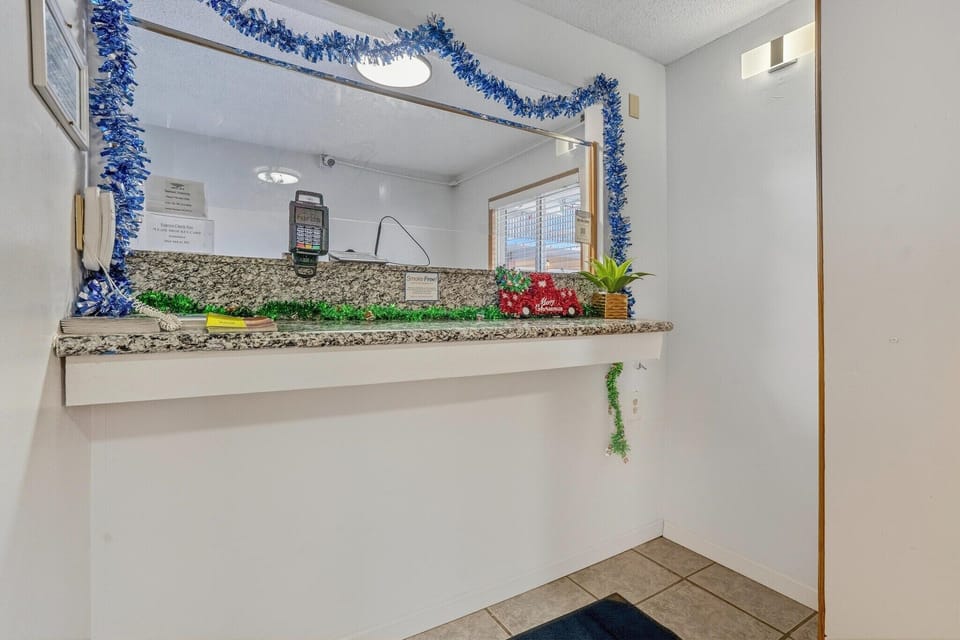 Entrance / Reception