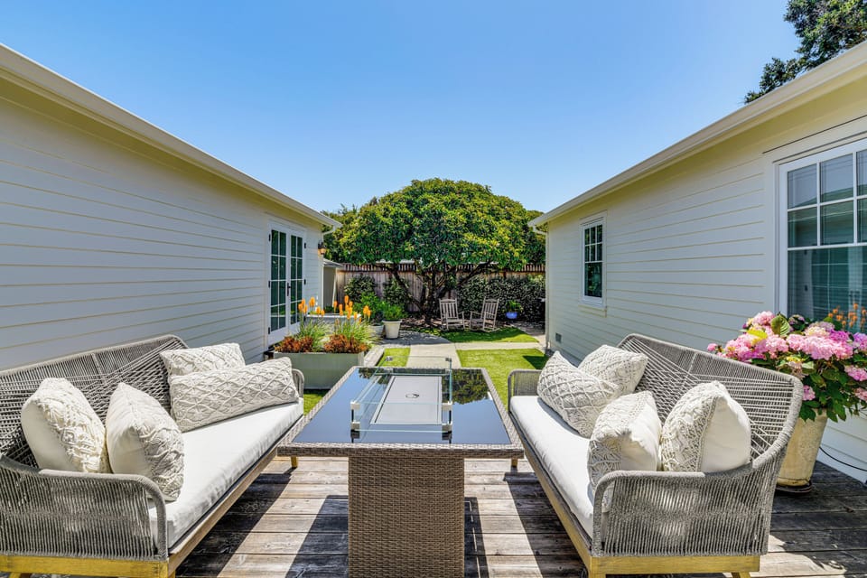 Furnished Deck | Private Yard | Outdoor Seating