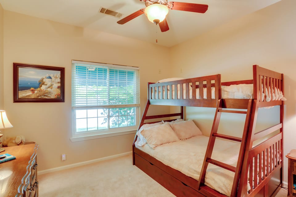 Bedroom 3 | Twin/Full Bunk Bed w/ Twin Trundle