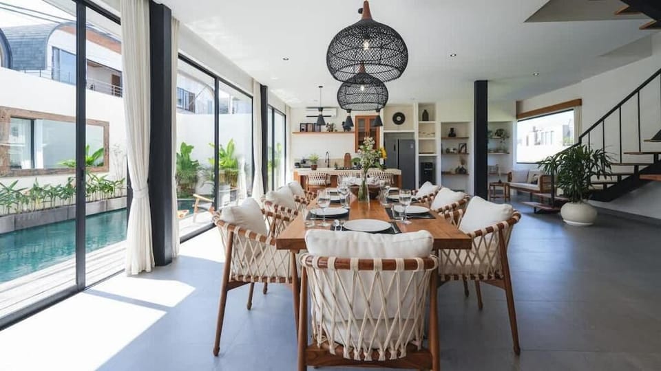 Deluxe Villa, 3 Bedrooms, Balcony | Dining