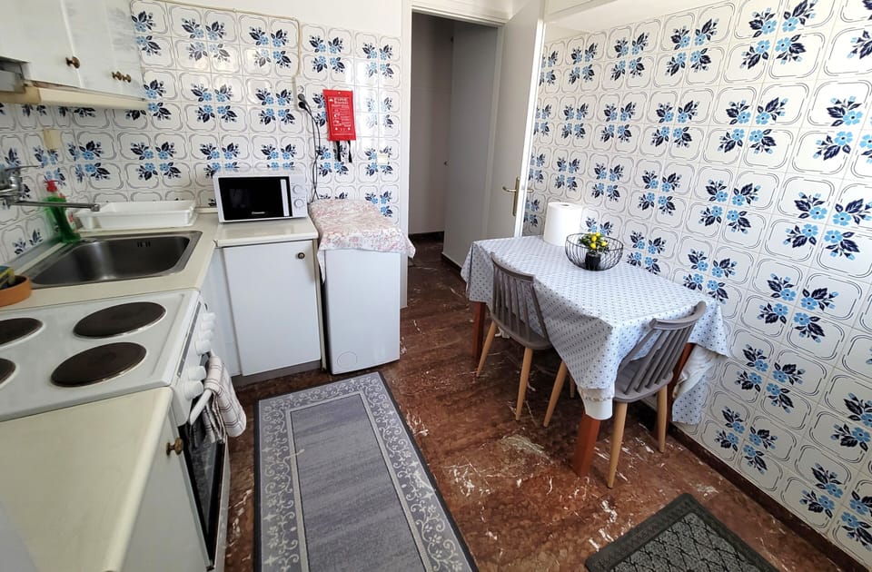 Apartment, Balcony, City View | Private kitchen
